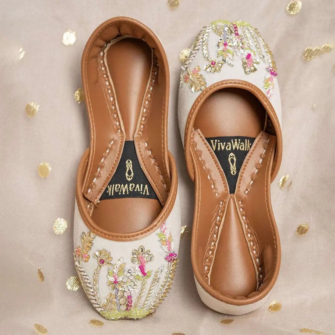 Snow Vine Vivawalk khussa shoes online