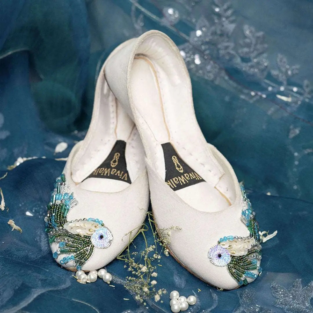 Aquatic Grace Vivawalk khussa shoes online