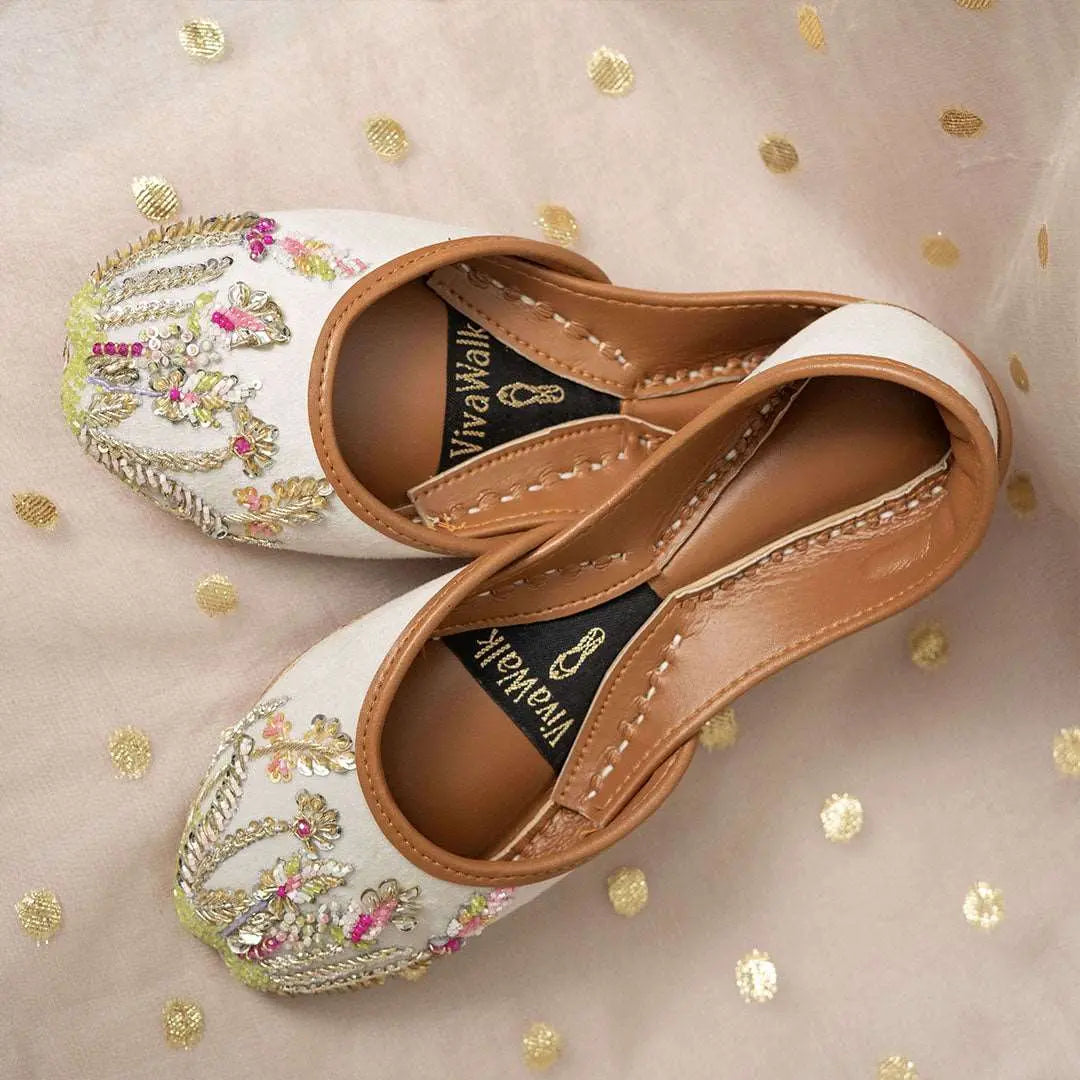 Snow Vine Vivawalk khussa shoes online