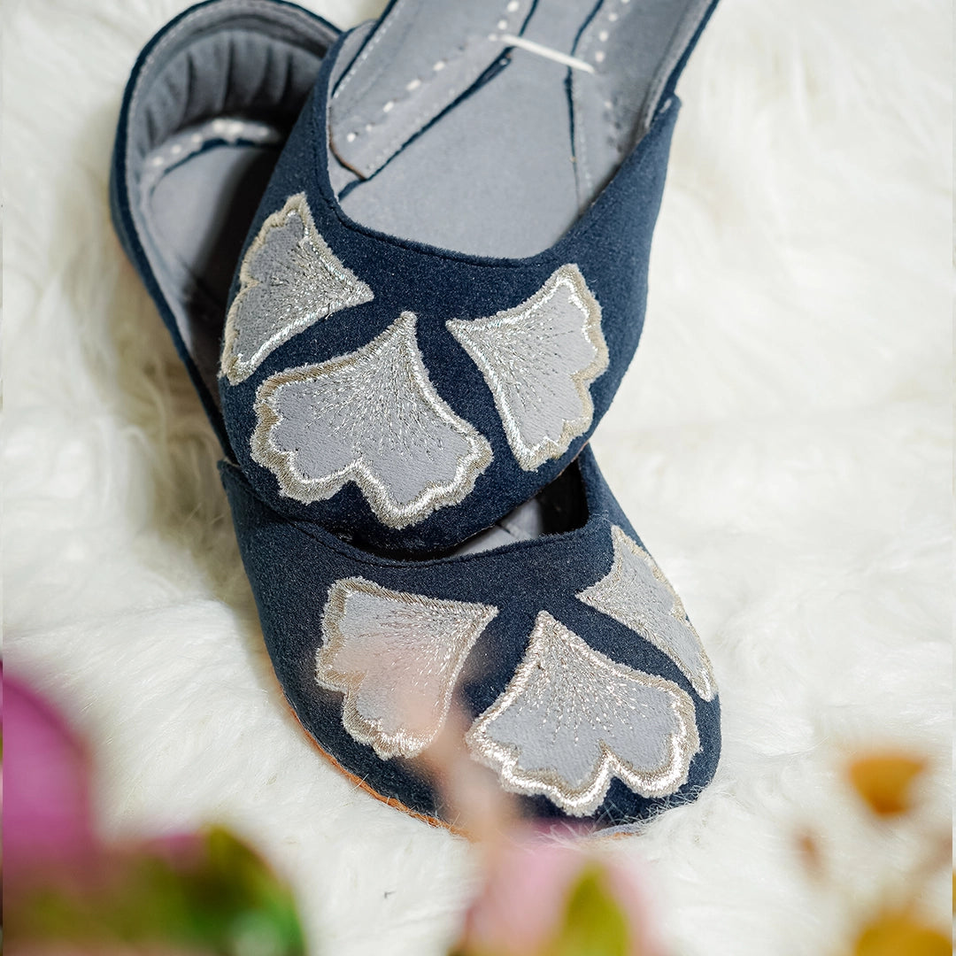 Midnight petal