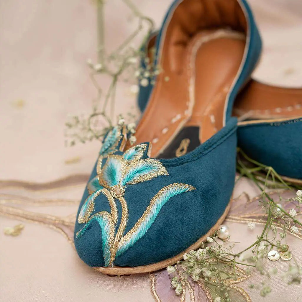 Sapphire Bloom Vivawalk khussa shoes online