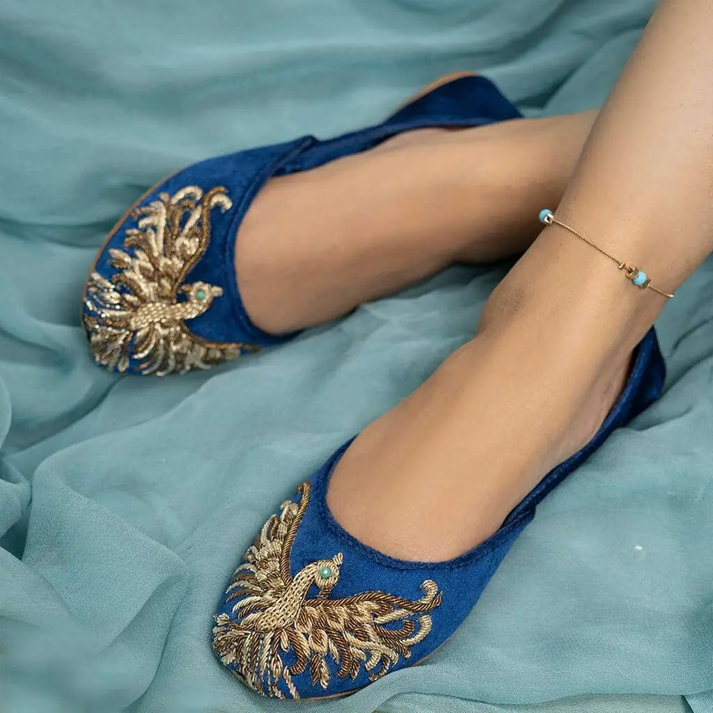 Royal Phoenix Vivawalk khussa shoes online