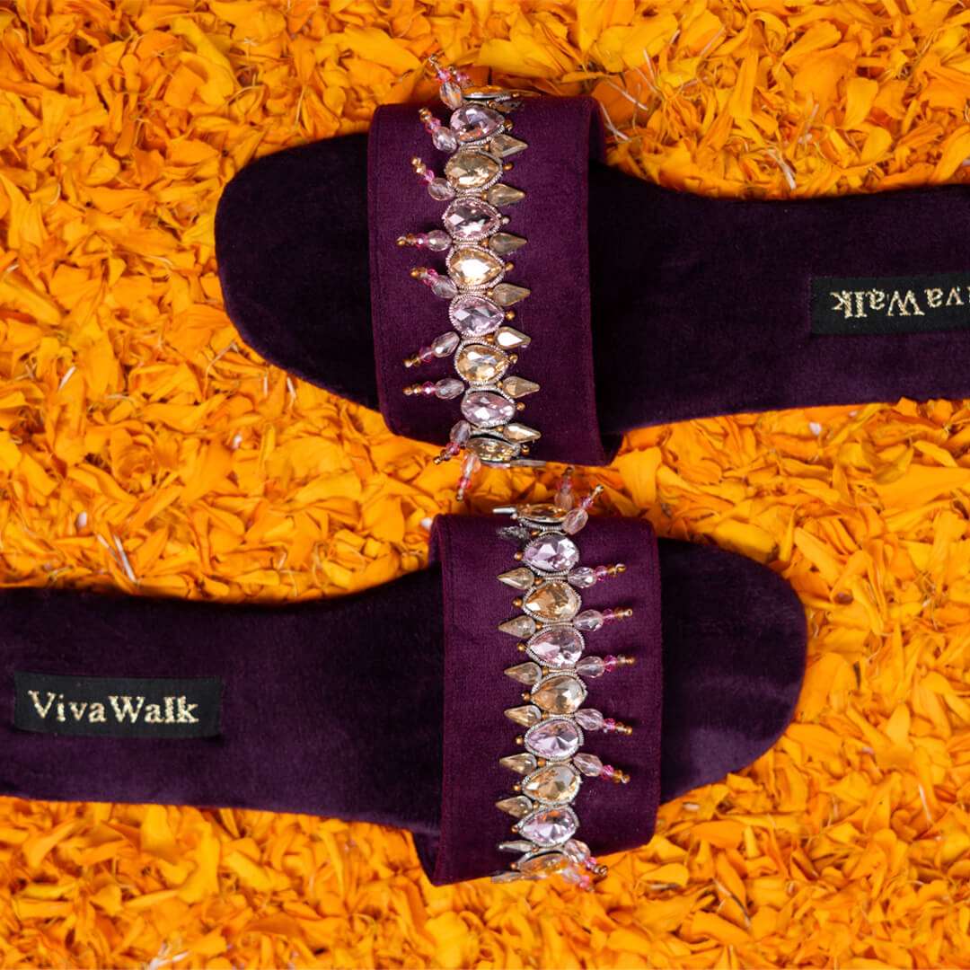 Jalwa Gaam Vivawalk flats chappals