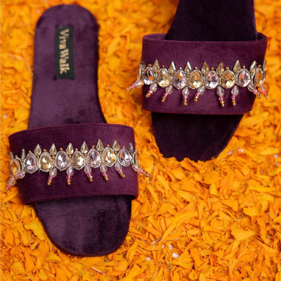 Jalwa Gaam Vivawalk flats chappals