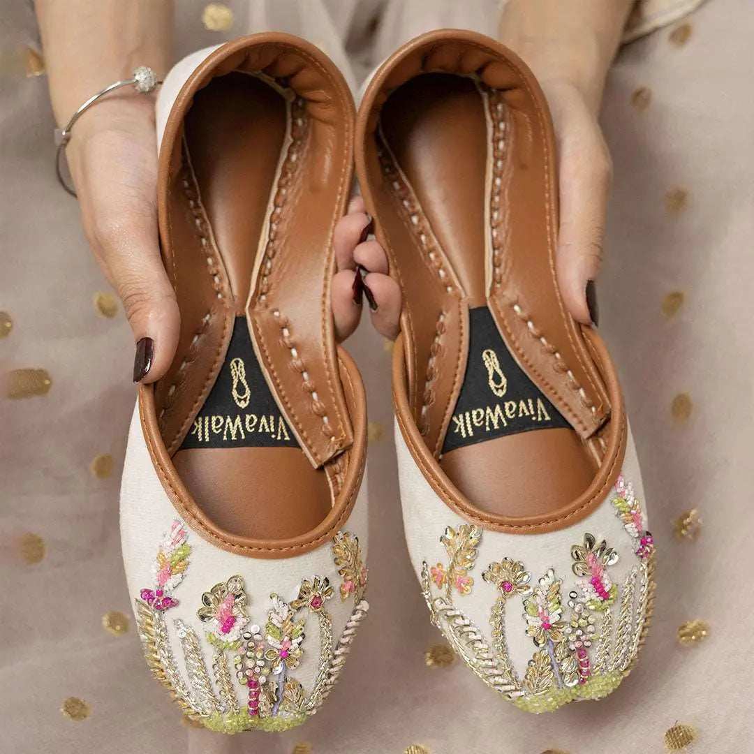 Snow Vine Vivawalk khussa shoes online