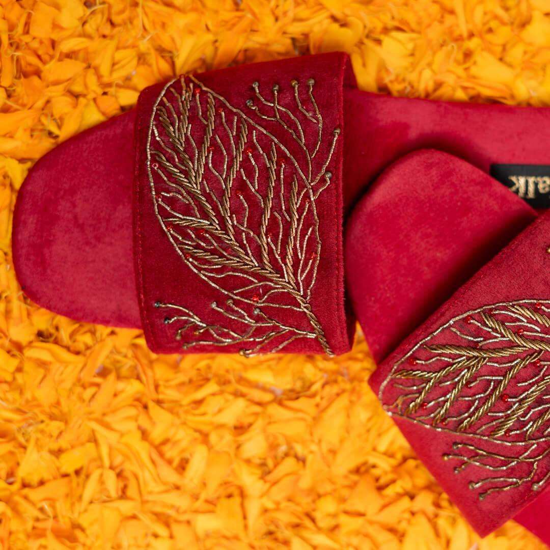 Nazaqat Vivawalk flats chappals