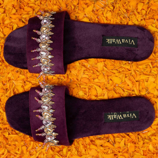 Jalwa Gaam Vivawalk flats chappals