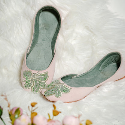 Mint bloom
