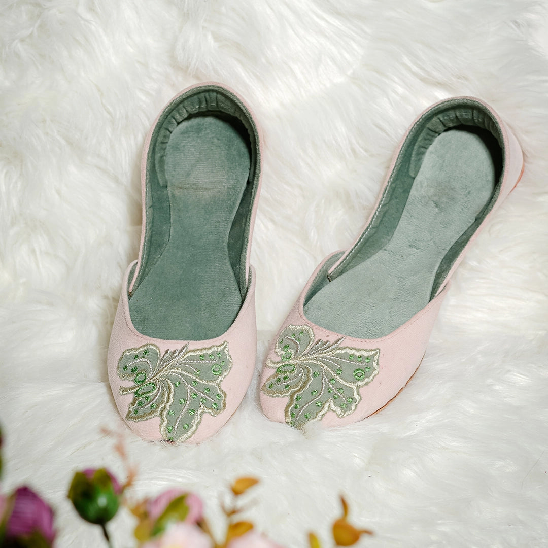 Mint bloom