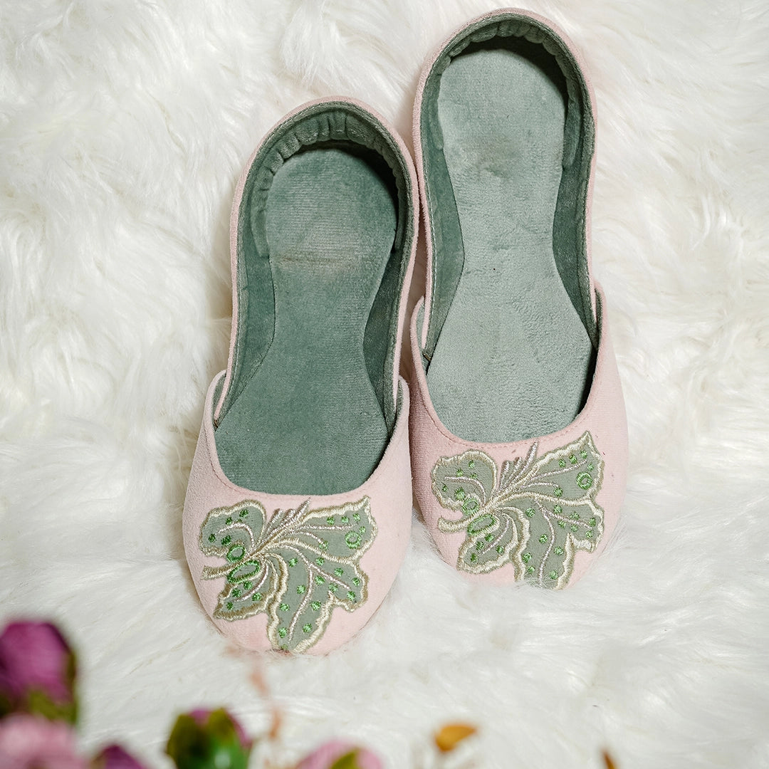 Mint bloom