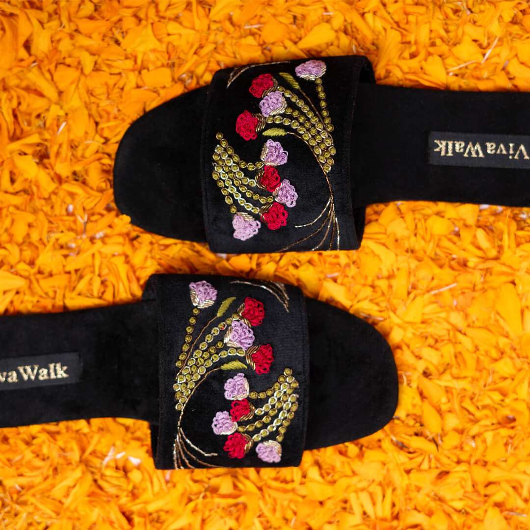 Paaye Zeenat Vivawalk flats chappals