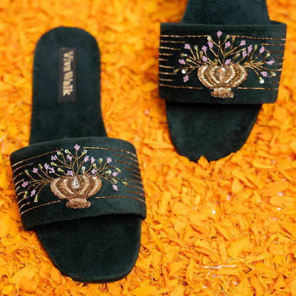 Gul-e-zahra Vivawalk flats chappals