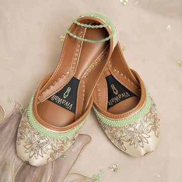 Mystic Muse Vivawalk khussa shoes online