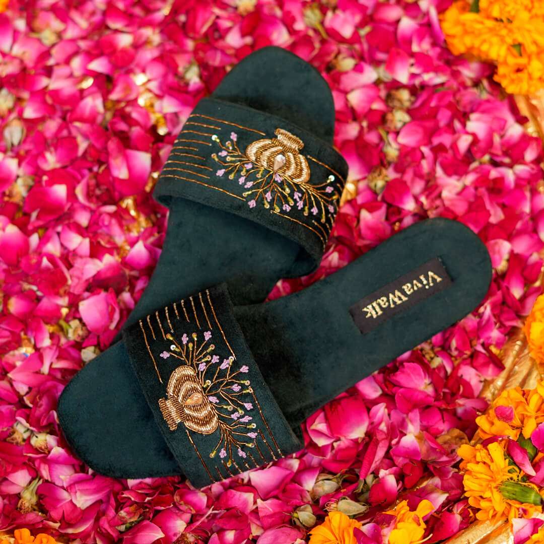 Gul-e-zahra Vivawalk flats chappals