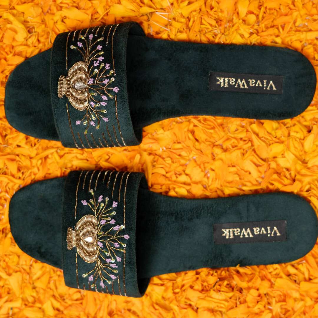 Gul-e-zahra Vivawalk flats chappals