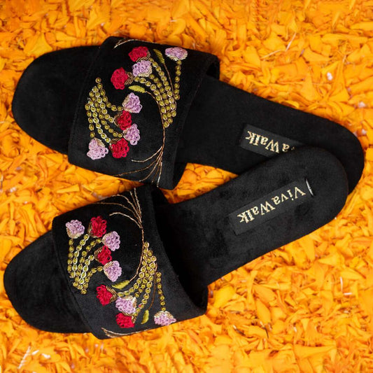 Paaye Zeenat Vivawalk flats chappals