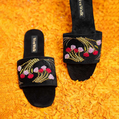 Paaye Zeenat Vivawalk flats chappals