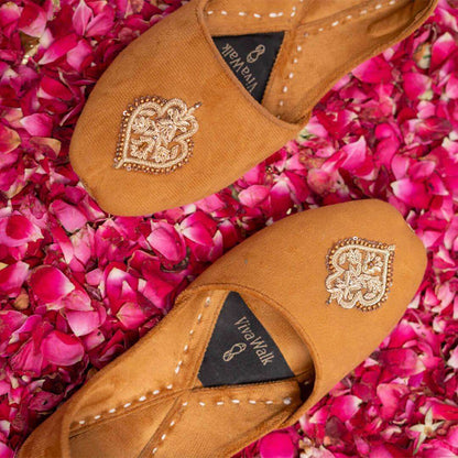 Mughal majesty Vivawalk khussa shoes online